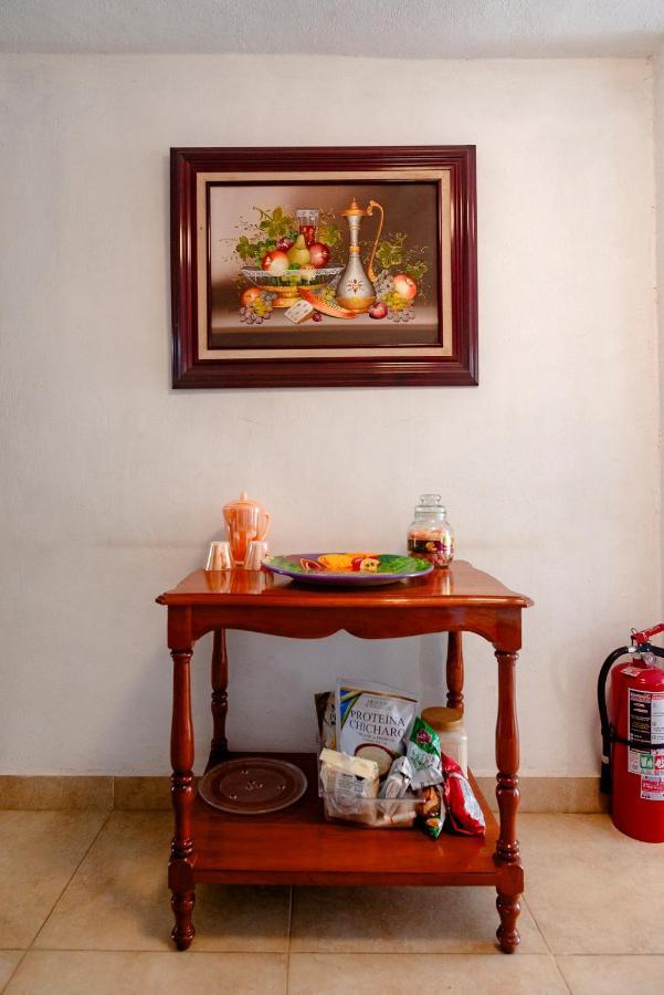 Hostal Casa Cucu - Wifi, Hot Water, Ac, Free Water Refill - Stay 3 Nights Or More And Get 1 Day Free Bikes & 1 Free Laundry Wash Valladolid  Exterior photo