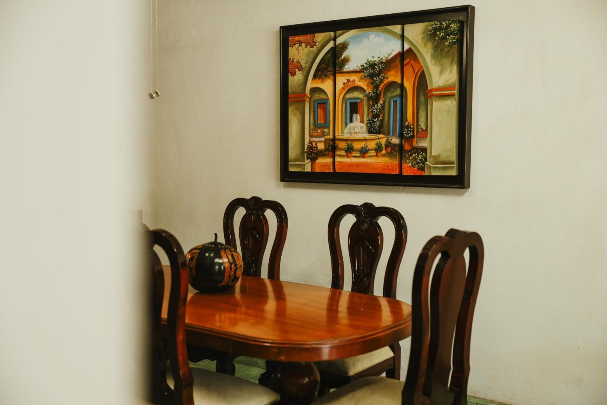 Hostal Casa Cucu - Wifi, Hot Water, Ac, Free Water Refill - Stay 3 Nights Or More And Get 1 Day Free Bikes & 1 Free Laundry Wash Valladolid  Exterior photo