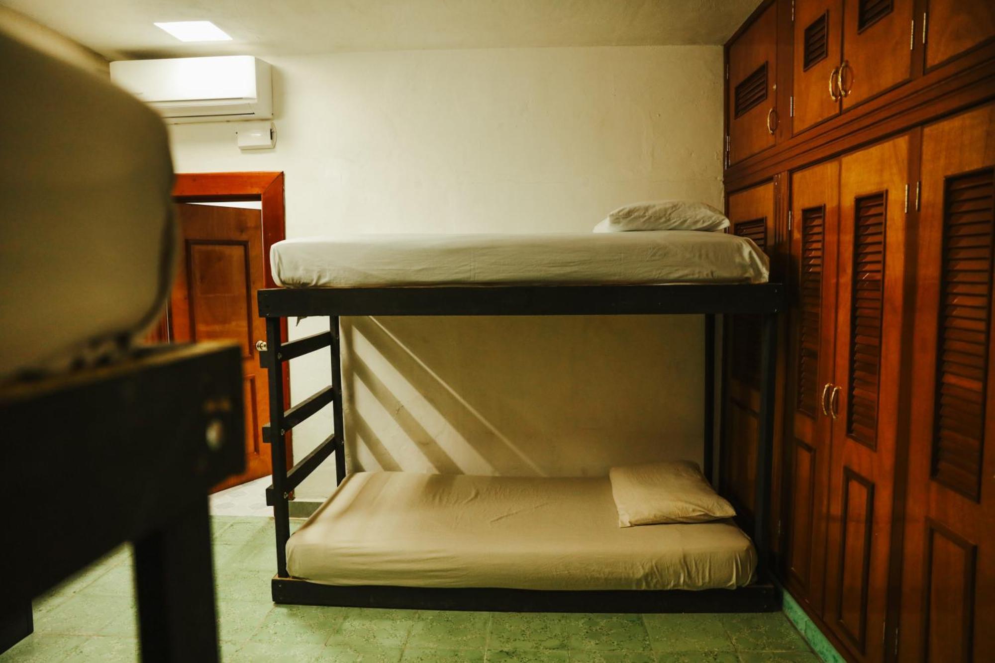 Hostal Casa Cucu - Wifi, Hot Water, Ac, Free Water Refill - Stay 3 Nights Or More And Get 1 Day Free Bikes & 1 Free Laundry Wash Valladolid  Exterior photo
